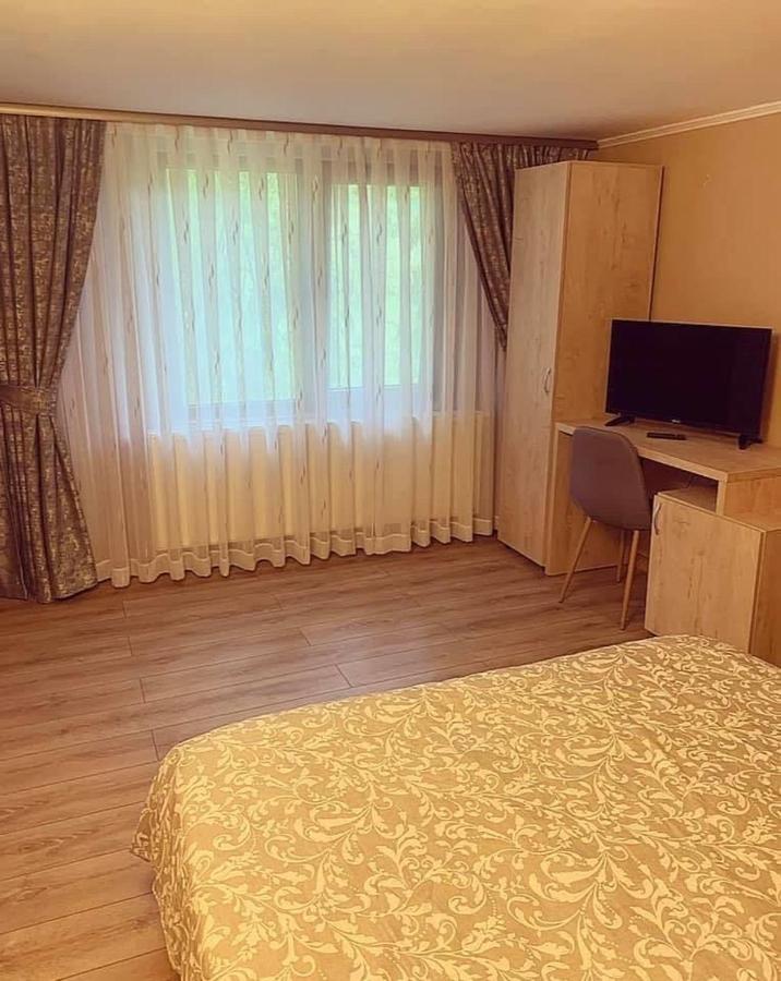 Pensiunea Laura Chiscau Luaran gambar